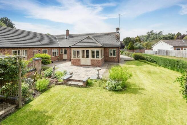 Home Close, Broadwell (5).jpg