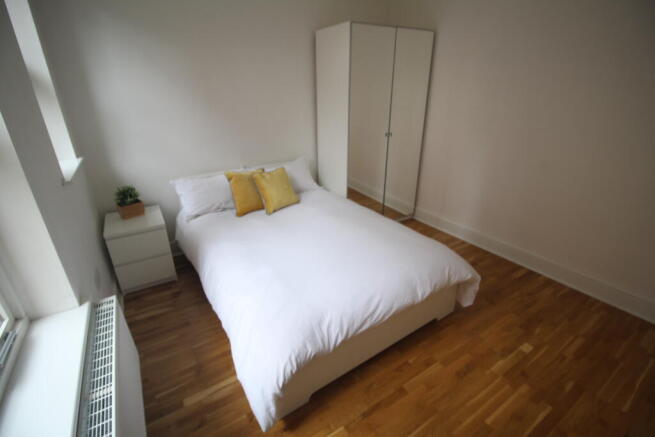 3 bed Flat to rent Image 4