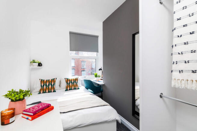 6 bed House to rent Image 12