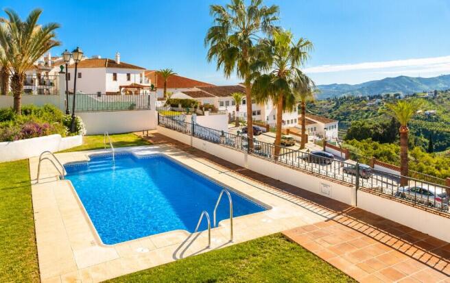 Communal pool