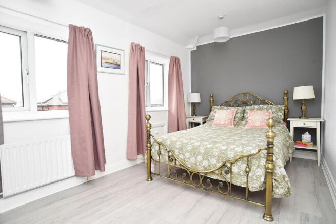 3 bed Semi-Detached for sale Image 9