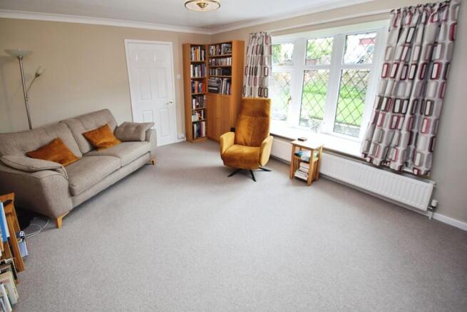 3 bed Link Detached House for sale Image 10