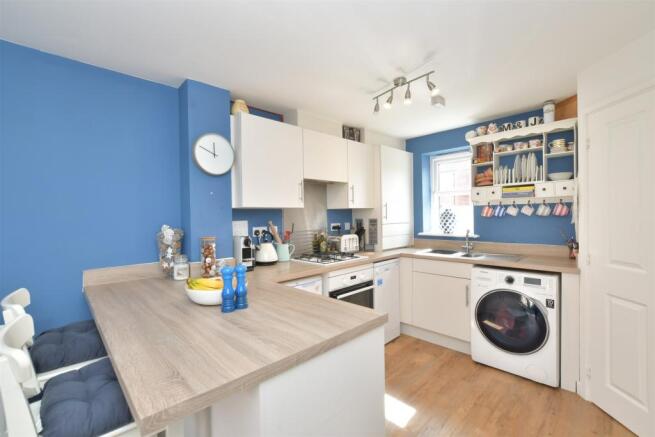 Lounge/ Kitchen Area