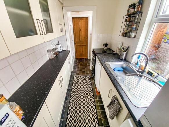 Kitchen (2)