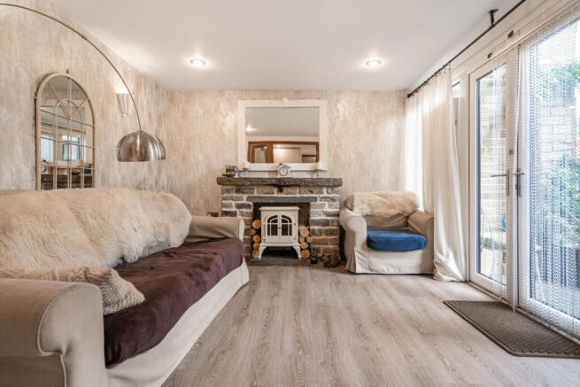 5 bed Barn Conversion for sale Image 11