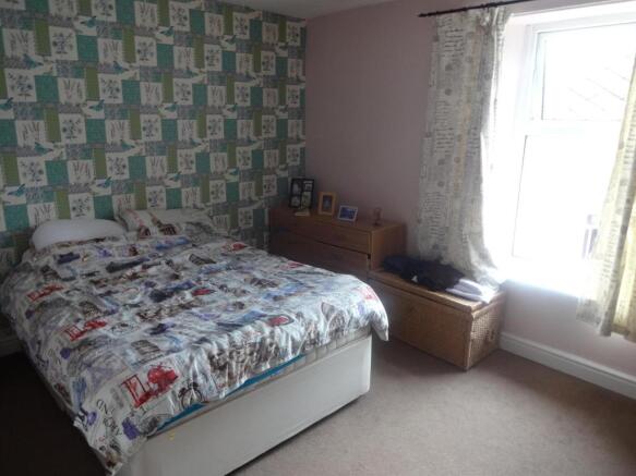 bedroom1 (2)