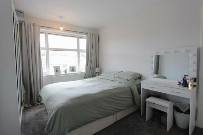 3. bedroom 1 (1).JPG