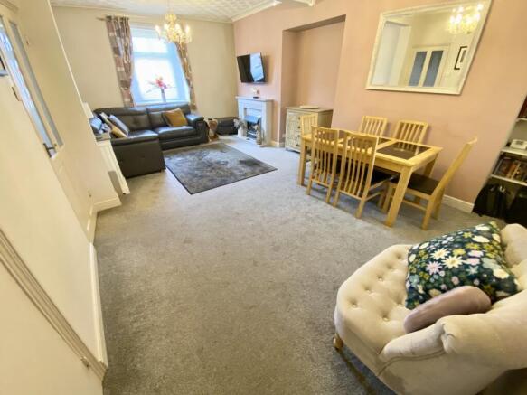 Lounge/Dining Room