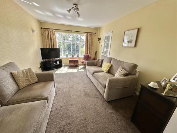 4 bed Detached for sale Image 7