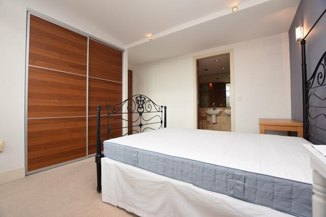 2 bed Apartment to rent Image 5