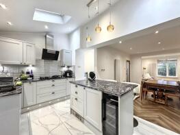86, Goldbeaters Grove, Edgware HA8 0QA