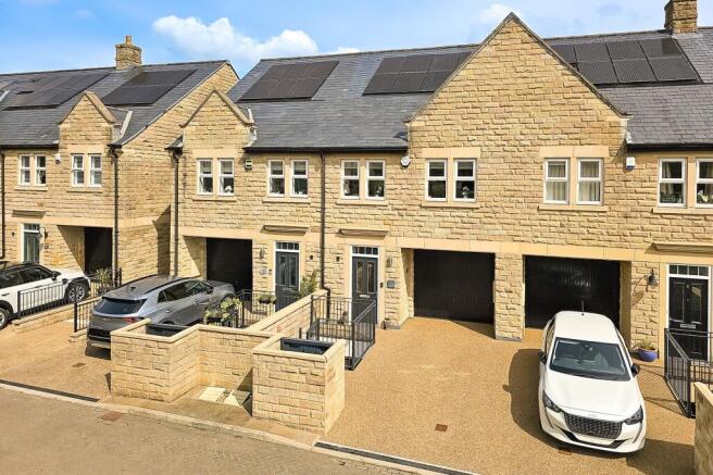 4 bed Town House for sale Image 12