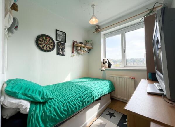 3 bed Terraced for sale Image 12