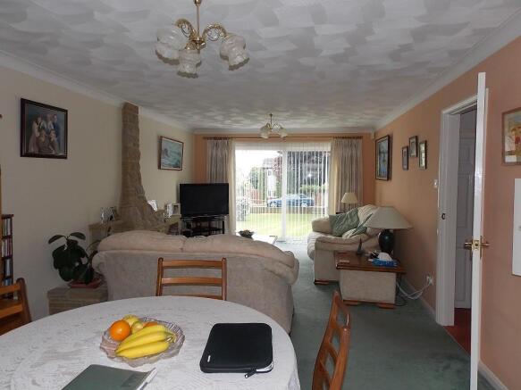 Lounge/dining rm