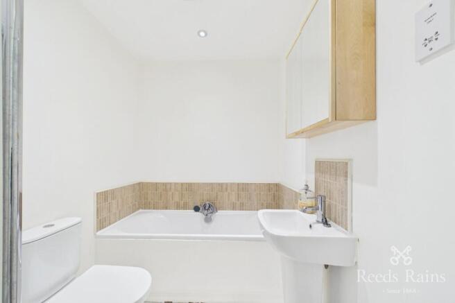 2 bed Apartment for sale Image 11
