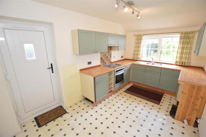 2 bed Detached Bungalow for sale Image 4