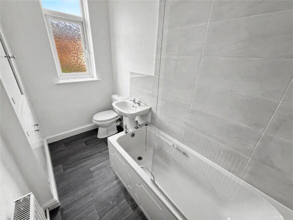 2 bed Terraced to rent Image 10