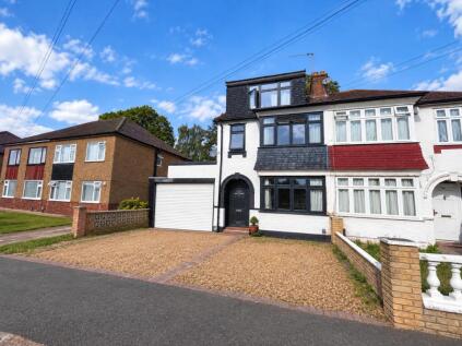 Queens Park Road, Romford