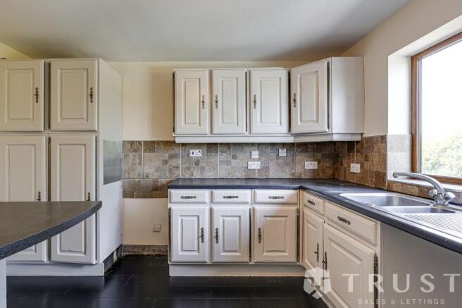 3 bed Terraced to rent Image 7