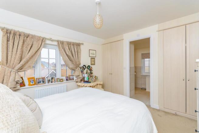 EZAELBBUHS60 - Bedroom C.jpg