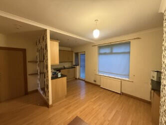 3 bed Semi-Detached to rent Image 4