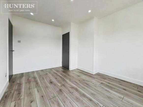 3 bed Semi-Detached for sale Image 8