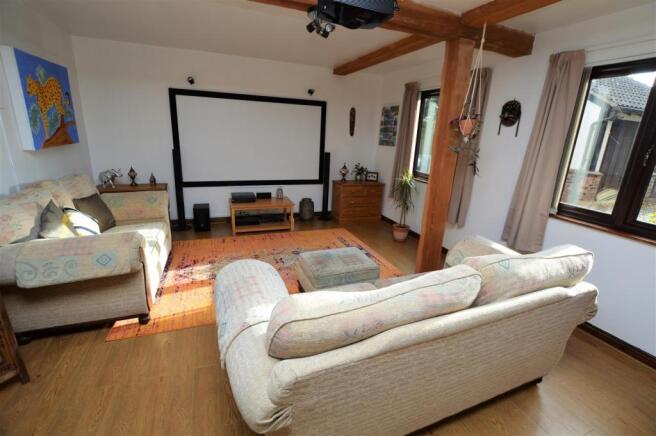 FAMILY ROOM 4