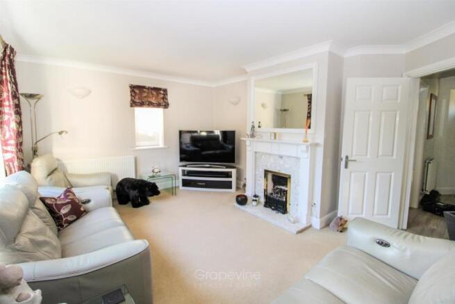 Living Room 2.jpg