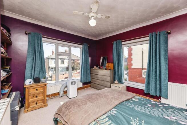 3 bed Semi-Detached for sale Image 5