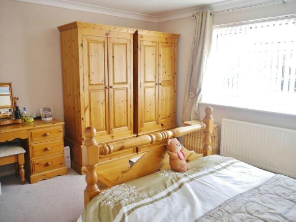 Bedroom 1 Photo 2