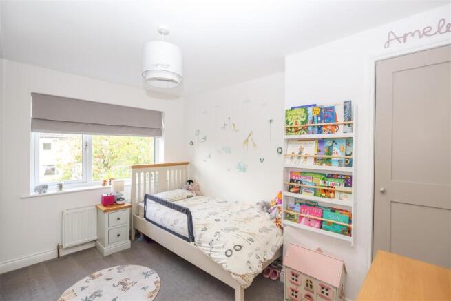 3 bed Semi-Detached for sale Image 8