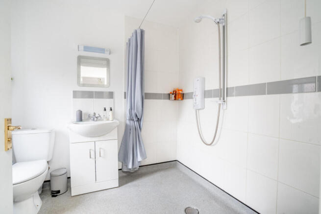 4 bed Semi-Detached for sale Image 11