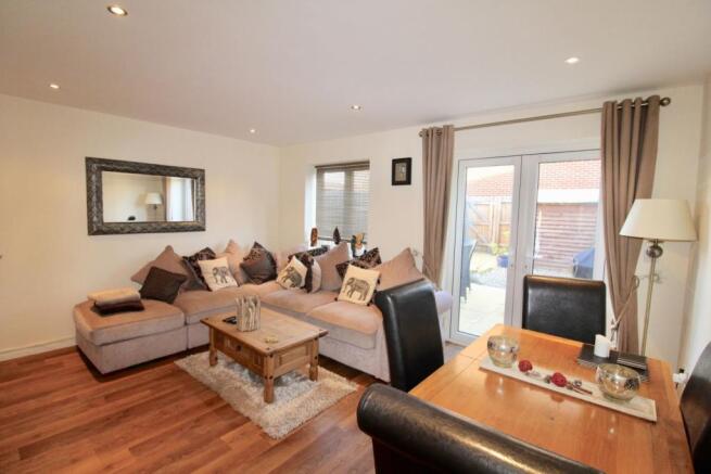 Lounge/Dining Room