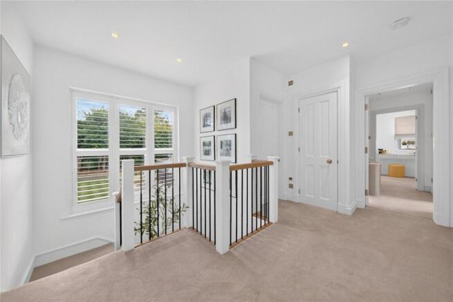 4 bed Detached for sale Image 12