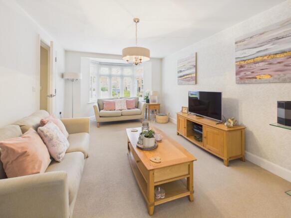 6 bed Detached for sale Image 6