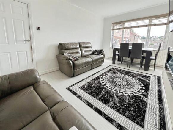 3 bed Semi-Detached Bungalow for sale Image 7