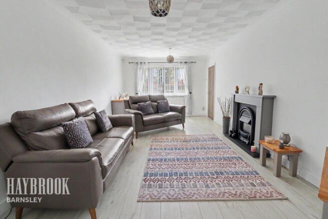 3 bed Semi-Detached for sale Image 6