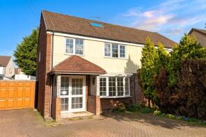 122, St Marys Drive, Pound Hill, Crawley RH10 3BQ