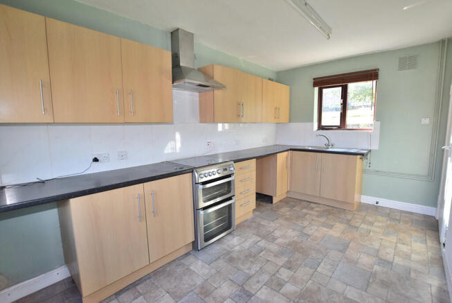 2 bed Semi-Detached for sale Image 5