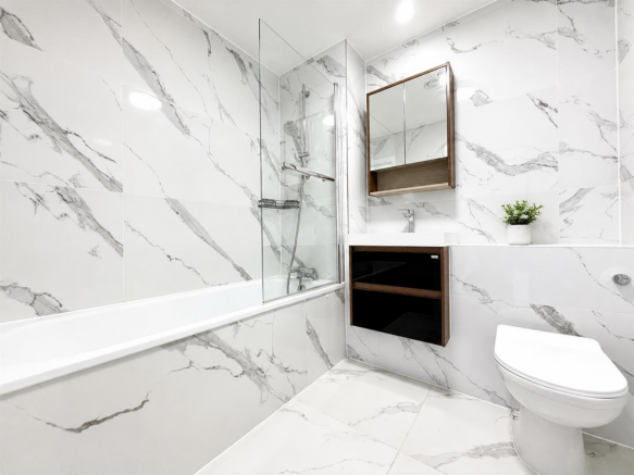 Family Bathroom/ WC