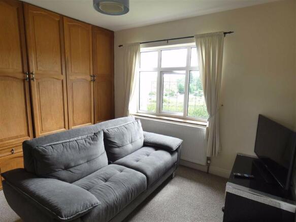 BEDROOM 2