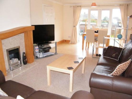 Lounge/Dining Room