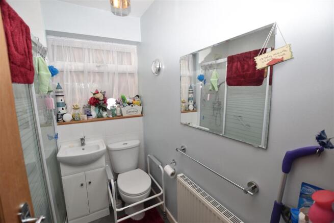 BATHROOM/WC