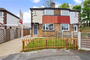 15, Hill Court Avenue, Bramley, Leeds LS13 2AR