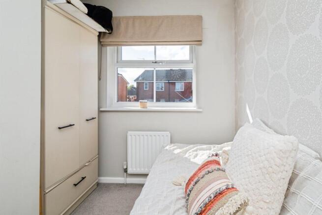3 bed Terraced for sale Image 8