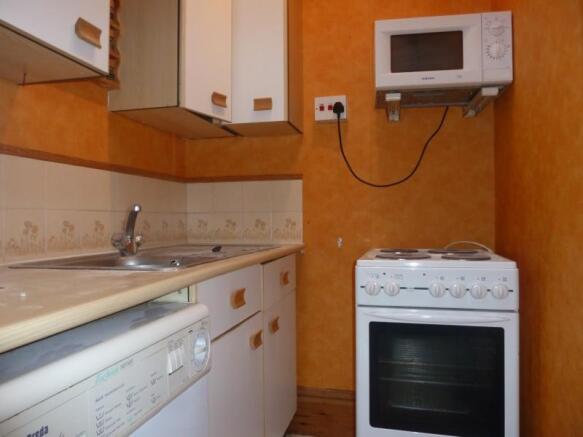6 Thomson Street, Top Right - Kitchen