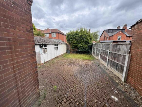 4 bed Semi-Detached to rent Image 9