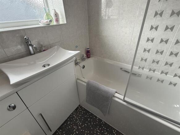 2 bed Terraced for sale Image 12