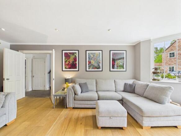 5 bed Semi-Detached for sale Image 12