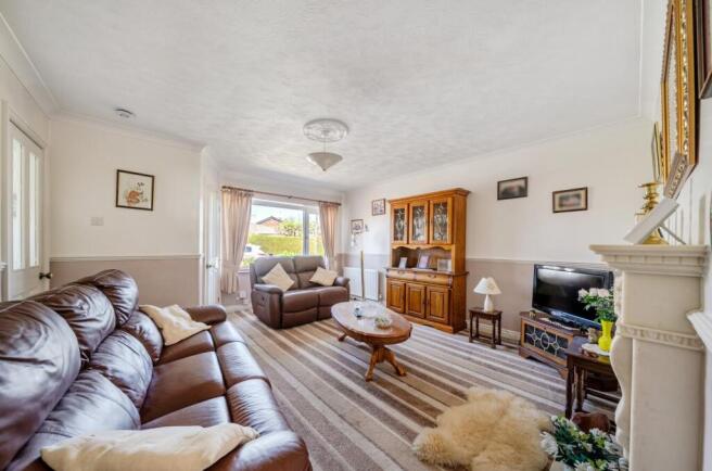 3 bed Semi-Detached Bungalow for sale Image 12